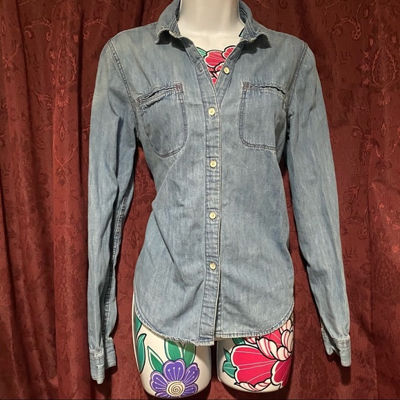 Gap Blue Chambray Button Up Shirt - Picture 2 of 5